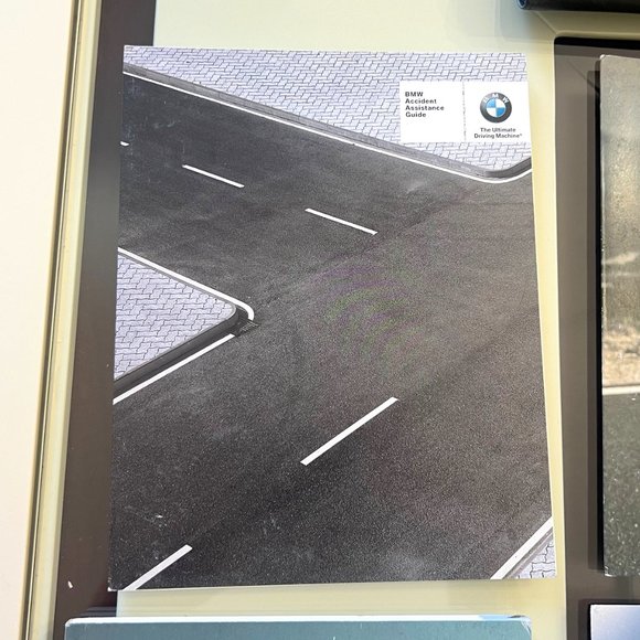 2008 BMW 5 Series Complete Owner Manual Portfolio! - Picture 4 of 15